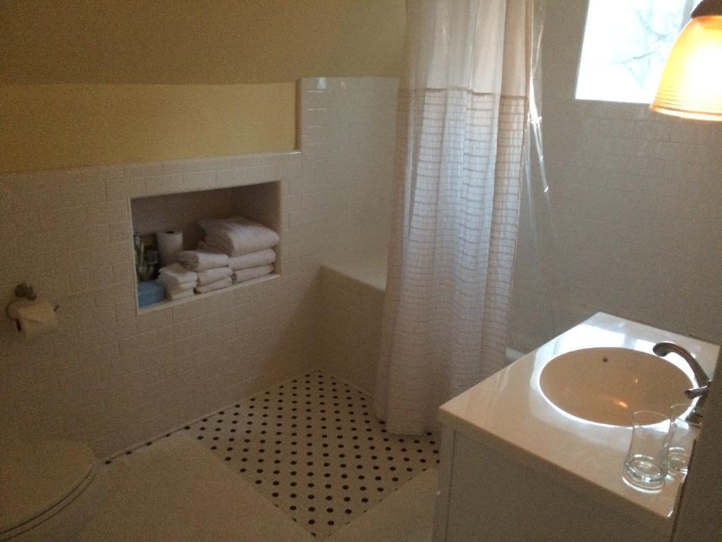Aberdeen Stone Cottage B&B Traverse City Rom bilde