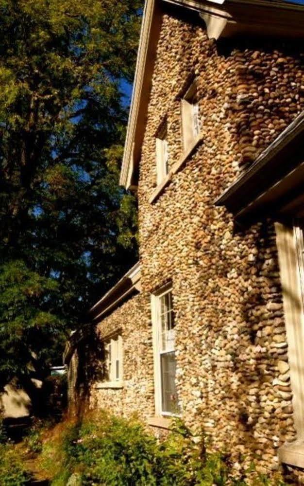 Aberdeen Stone Cottage B&B Traverse City Eksteriør bilde