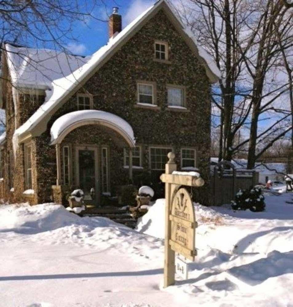 Aberdeen Stone Cottage B&B Traverse City Eksteriør bilde