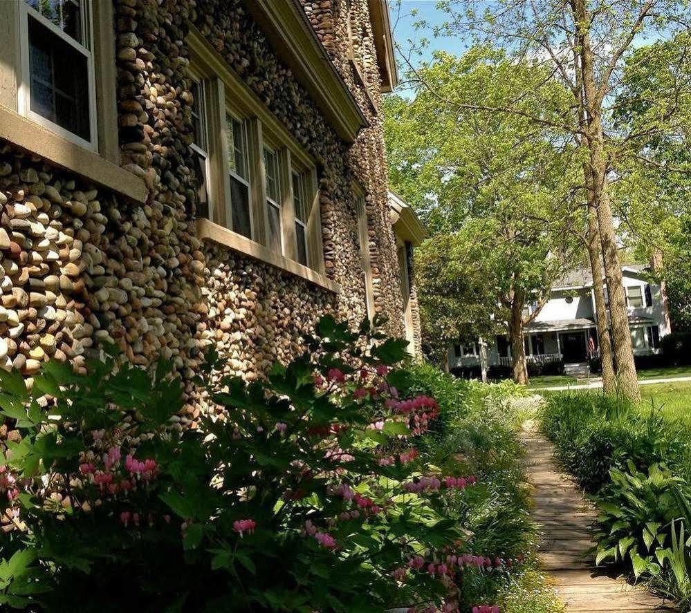 Aberdeen Stone Cottage B&B Traverse City Eksteriør bilde